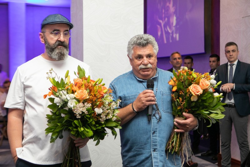 Ο μεγάλος νικητής των φετινών Βραβείων Ελληνικής Κουζίνας Λευτέρης Λαζάρου δημιούργησε επίσης το ξεχωριστό μενού της βραδιάς με τη σύμπραξη του executive chef του «Makedonia Palace» Σωτήρη Ευαγγέλου