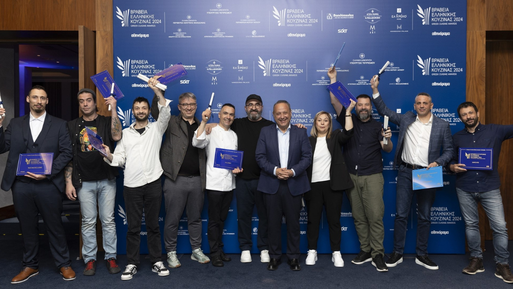 Για την Θεσσαλονίκη, που φιλοξένησε όπως κάθε χρόνο τα Βραβεία Ελληνικής Κουζίνας, βραβεύτηκαν (από αριστερά): Αναστάσιος Σαραντόπουλος (
