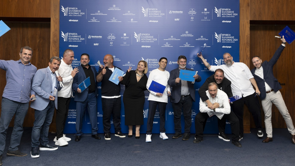 Με Βραβείο Ελληνικής Κουζίνας από την Κρήτη βραβεύθηκαν (από αριστερά): Γιώργος Χατζημανωλάκης (